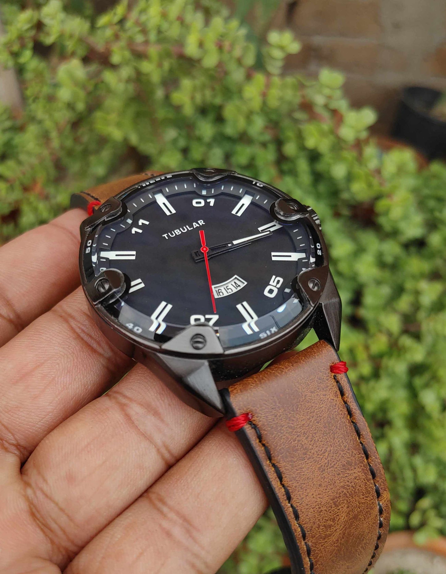 Tubular Wrist Watch For men in leather strap 42mm Dial