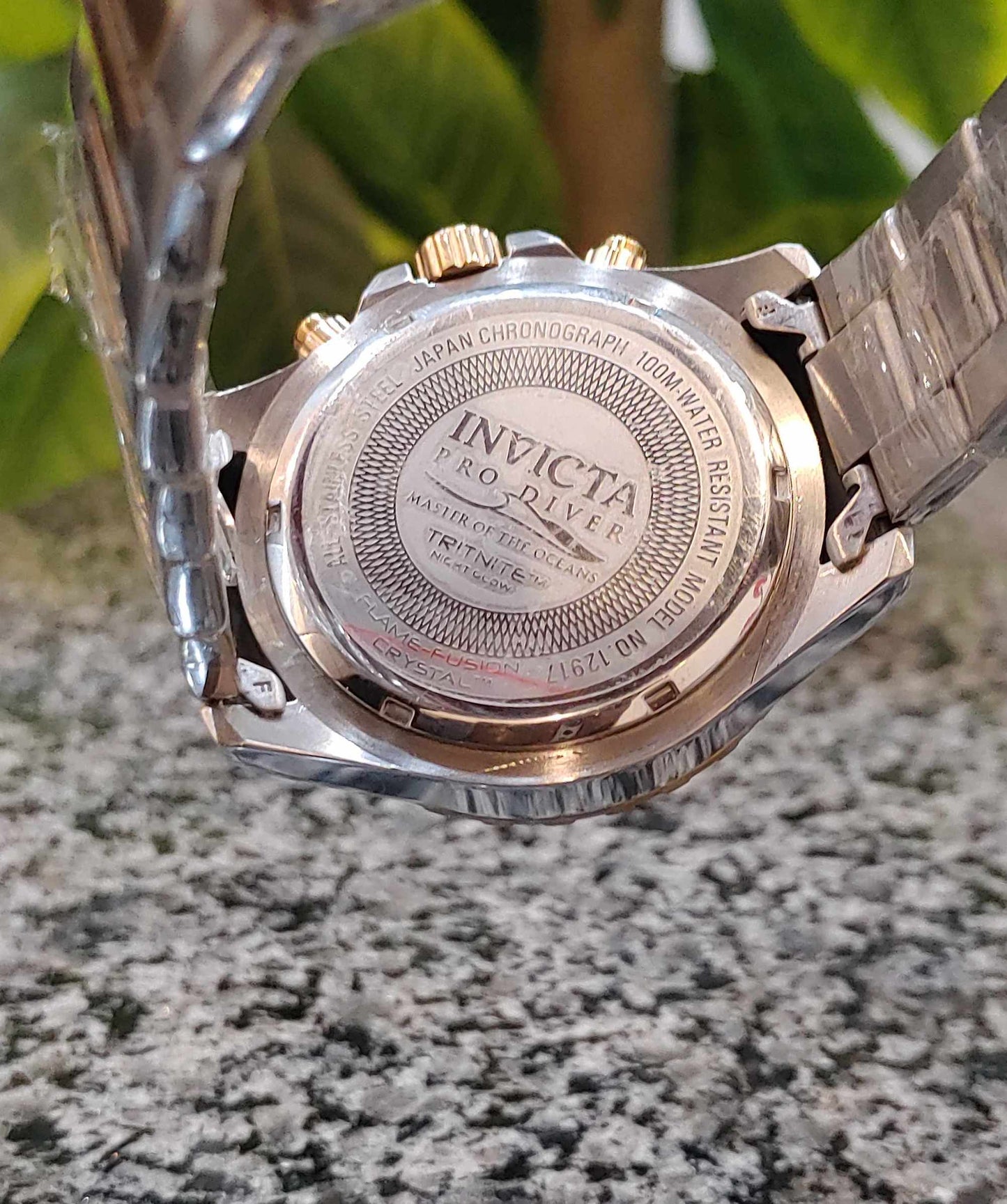 Invicta Choronograph Watch For Men in Rose Gold Dial Two Tone Design