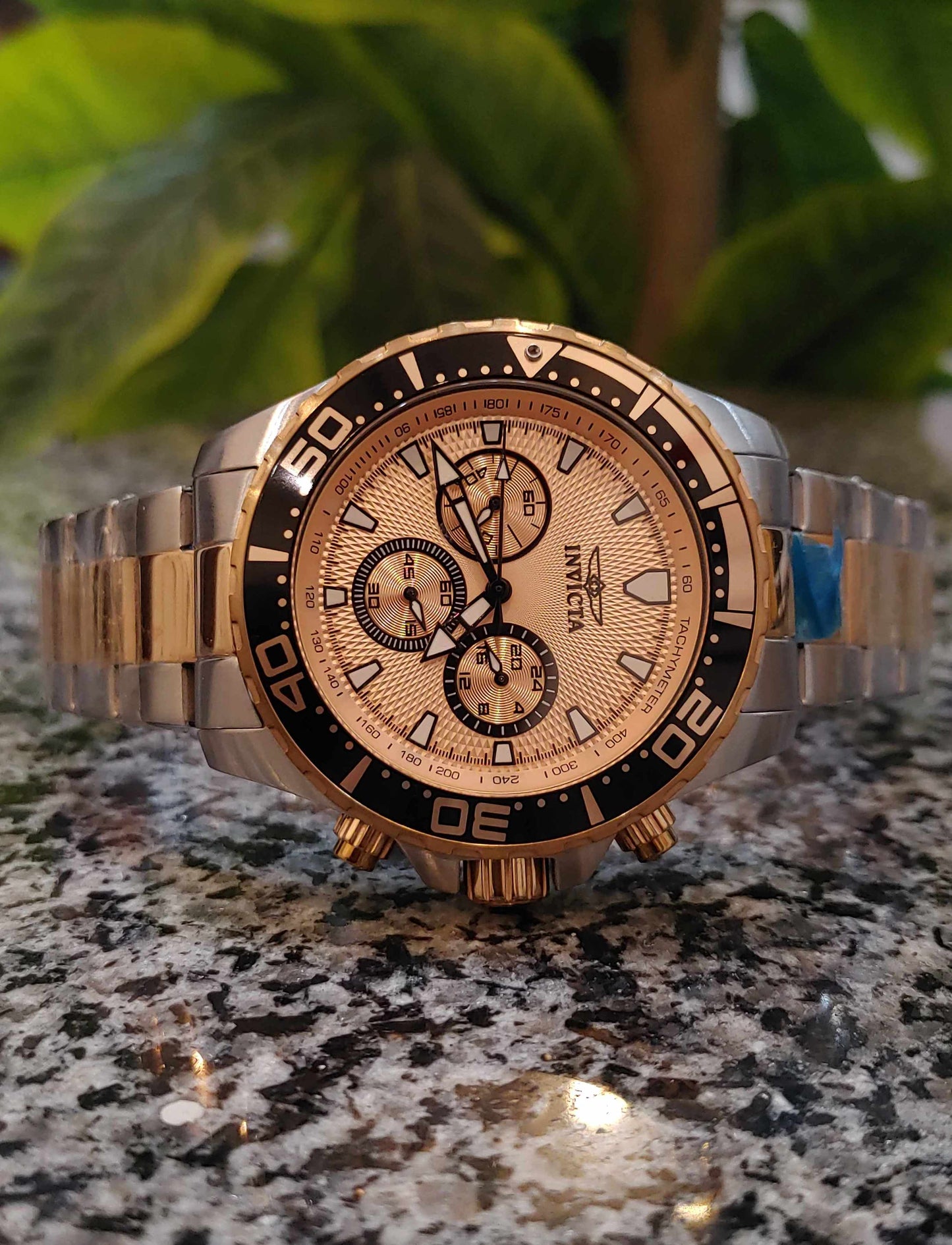 Invicta Choronograph Watch For Men in Rose Gold Dial Two Tone Design