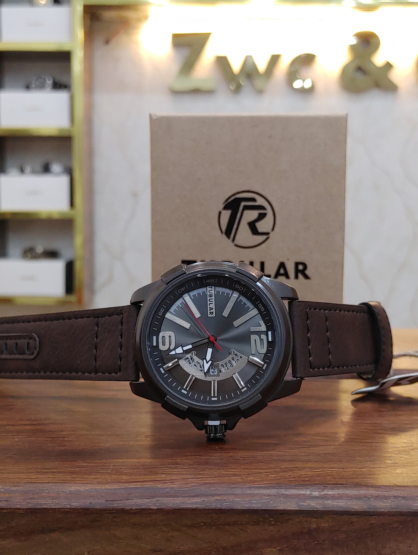 Tubular Wrist Watch For Men