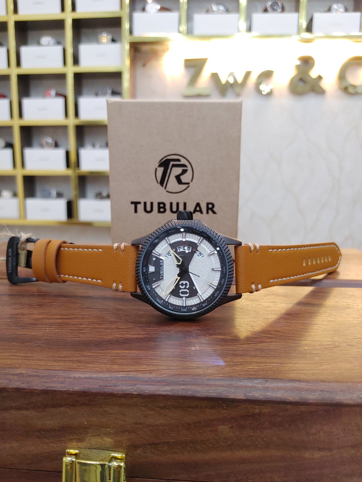 Tubular Wrist Watch For Men