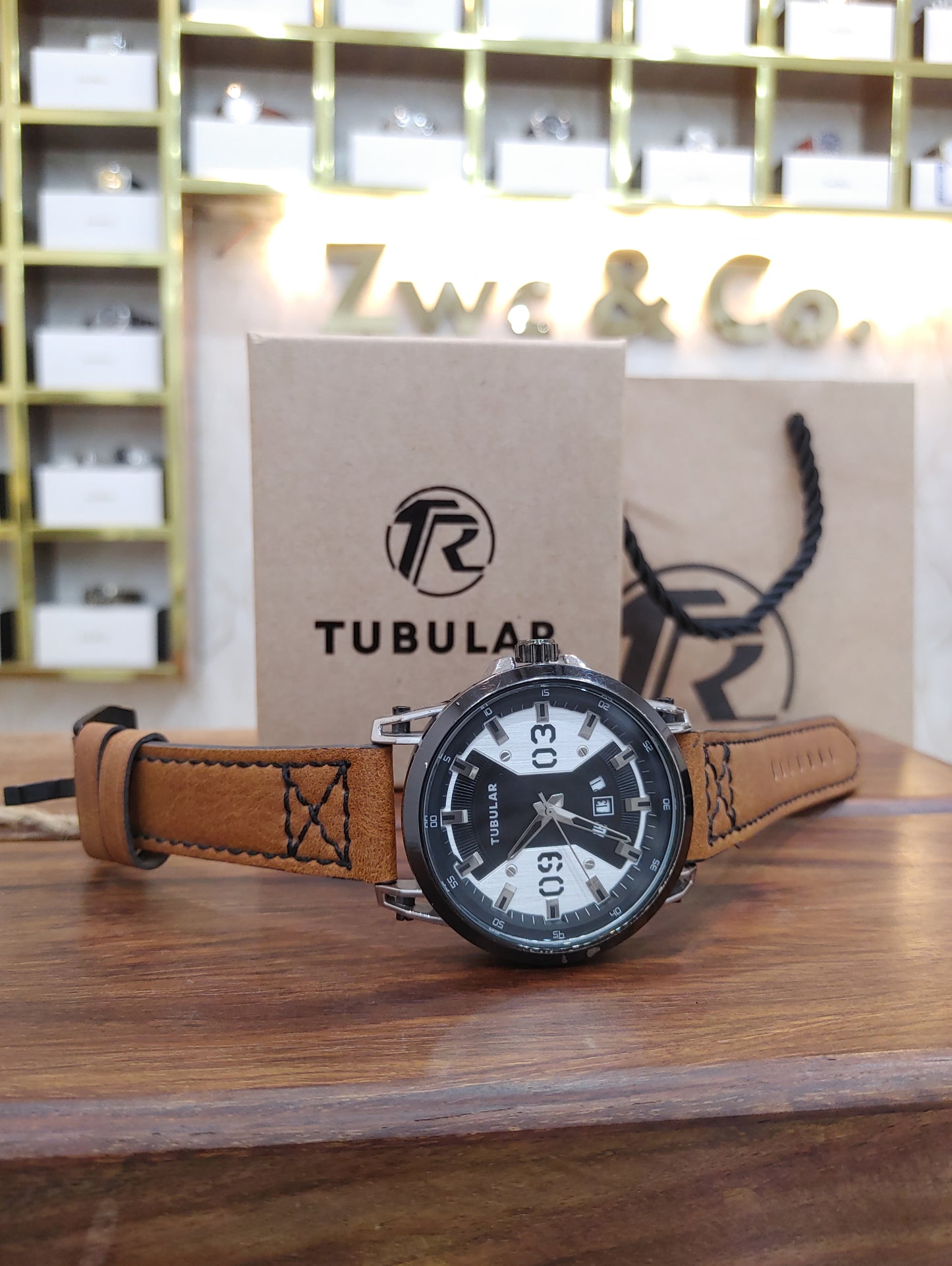 Tubular Wrist Watch For Men