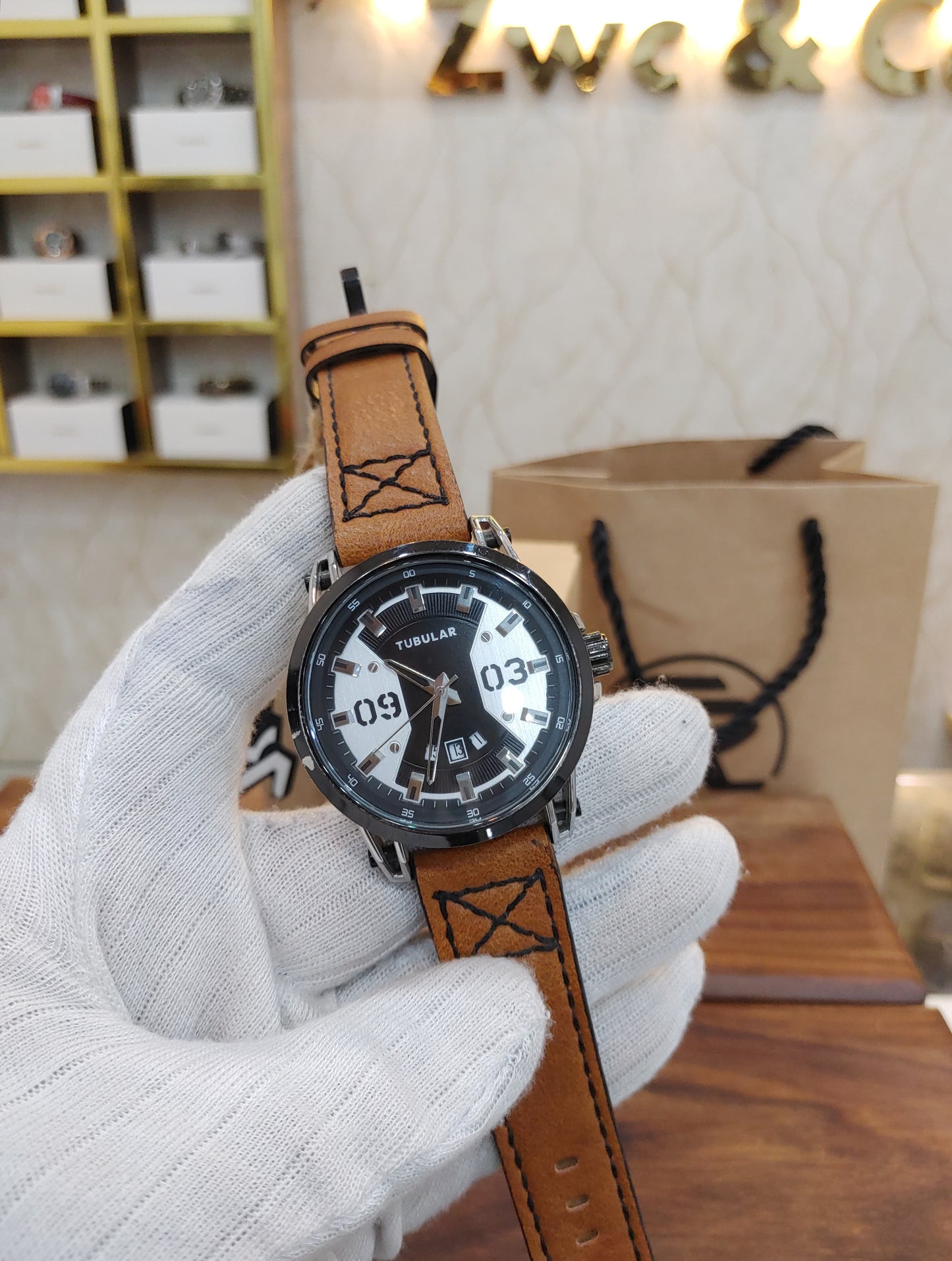 Tubular Wrist Watch For Men